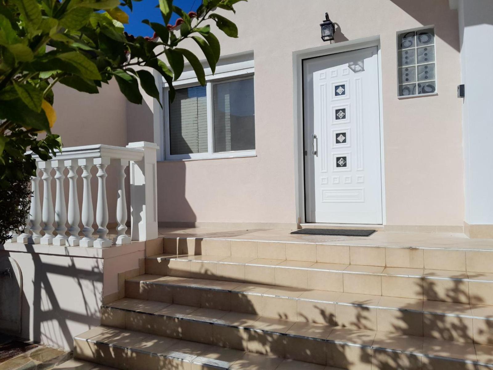 Omorfi Poli 120 Sqm Apartment Nafplio Exterior photo